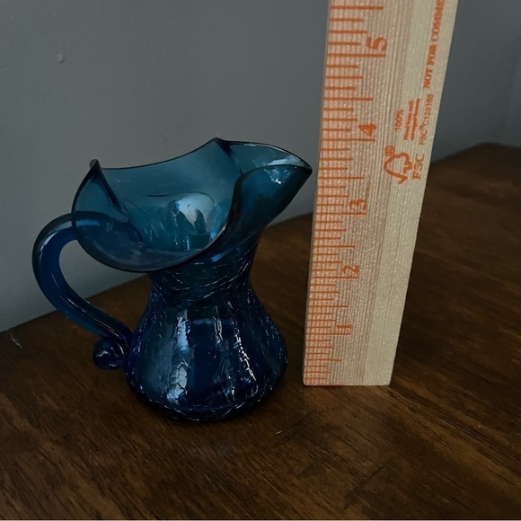 Vintage mini hand blown crackle glass pitcher. - Picture 2 of 6